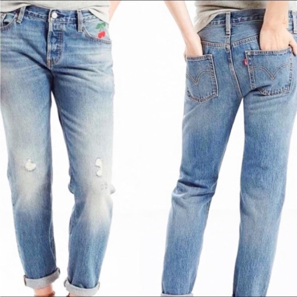 Vintage High Rise Levi’s with Ebroidered Cherries Caual Streetwear size 32 L32